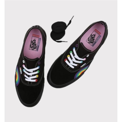 VANS PRIDE AUTHENTIC NEGRO
