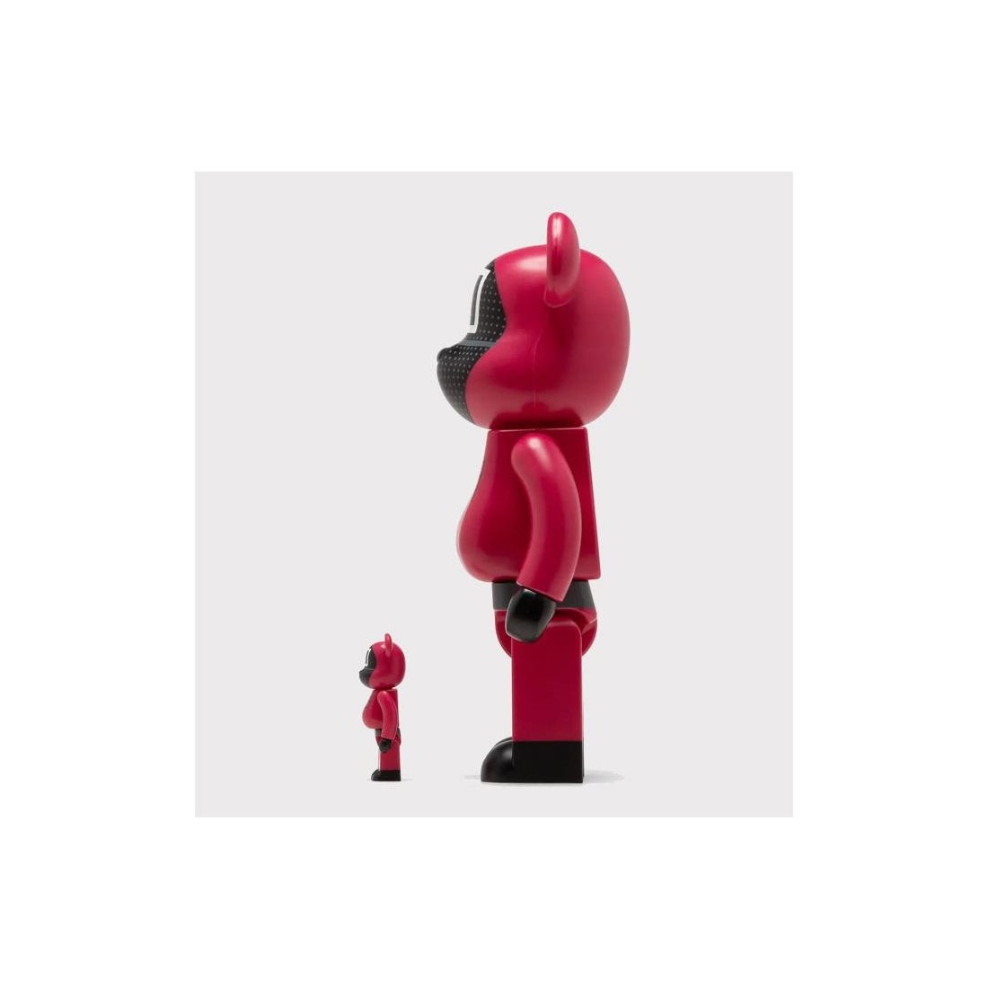 BEARBRICK SQUID GAME MANAGER ROJO
