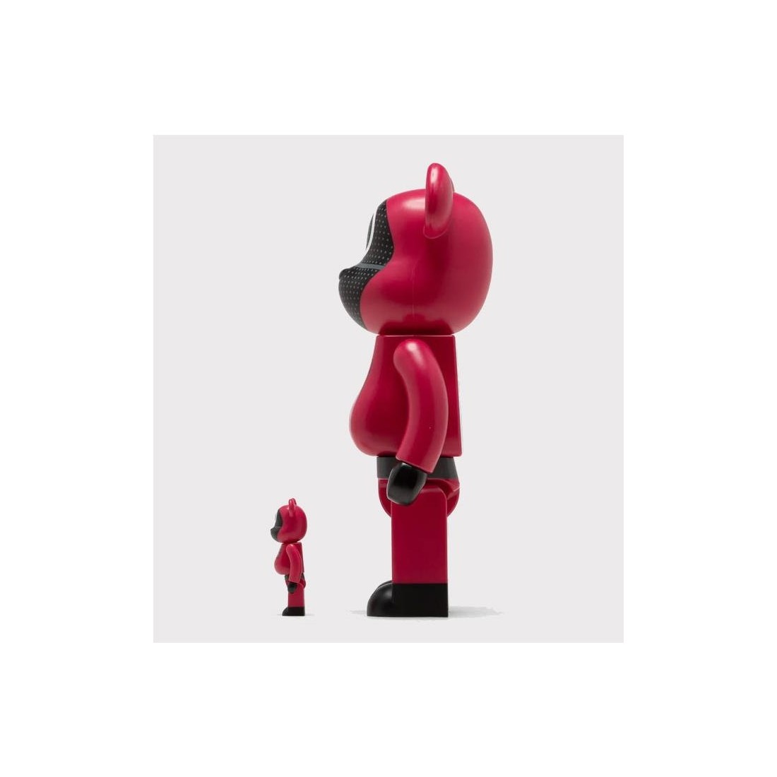 BEARBRICK SQUID GAME WORKER ROJO
