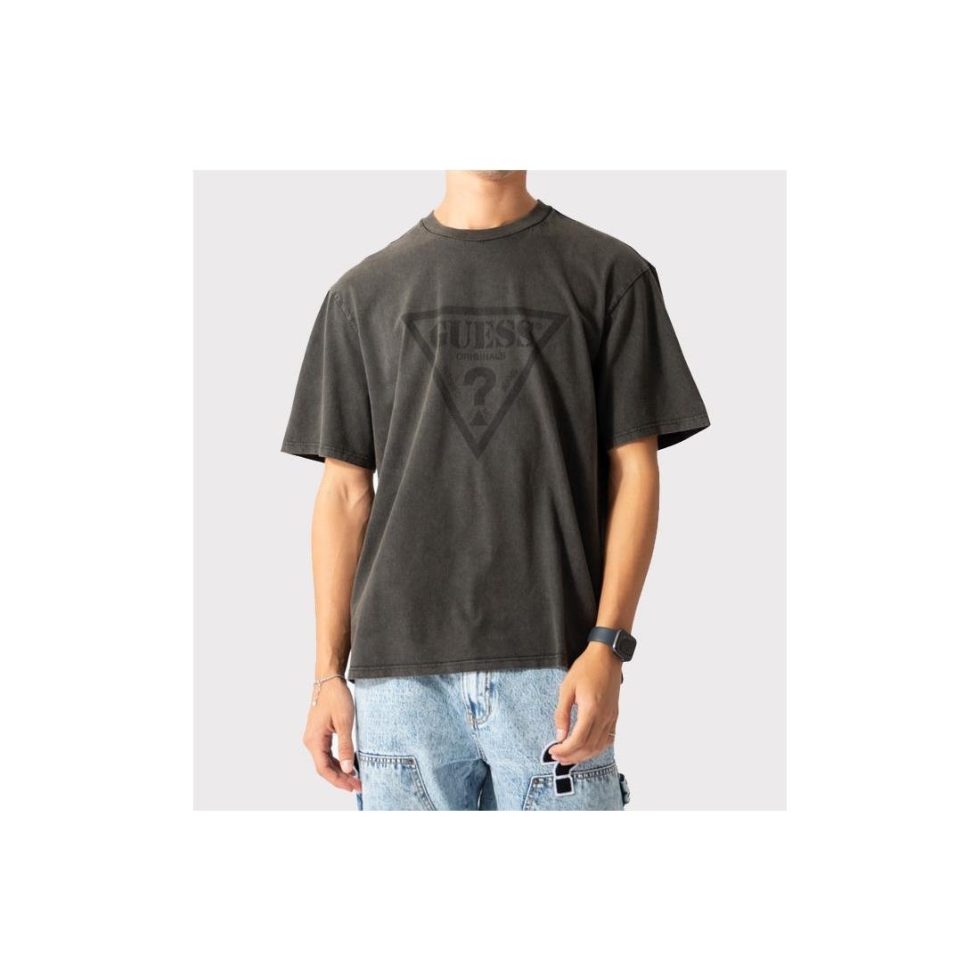 GUESS GO VINTAGE TRIANGLE TEE NEGRO