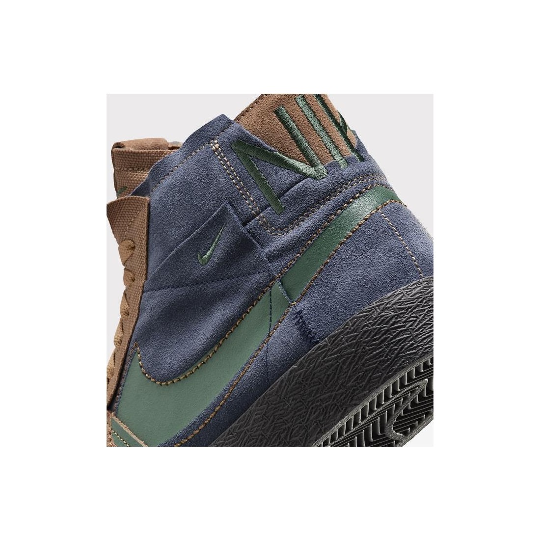NIKE SB ZOOM BLAZER MID PRM MARRON