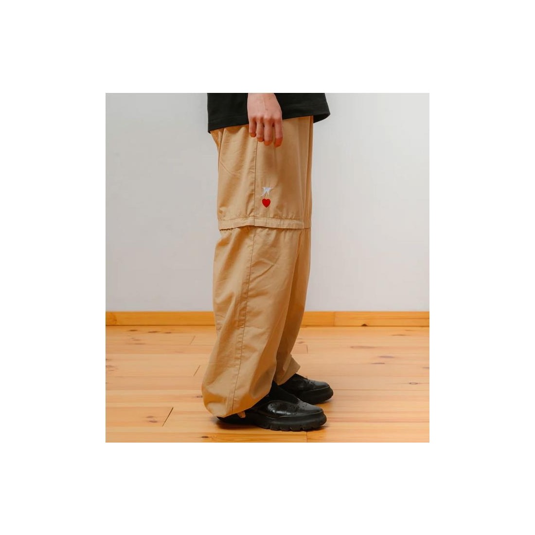 WE ARE NOT FRIENDS UNCUT PANTS BEIGE