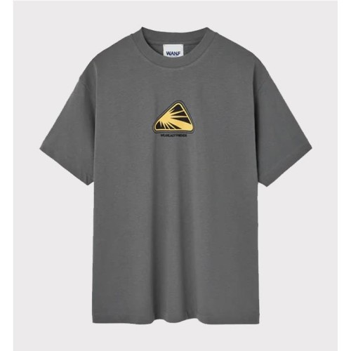 WE ARE NOT FRIENDS STAR TEE GRIS OSCURO