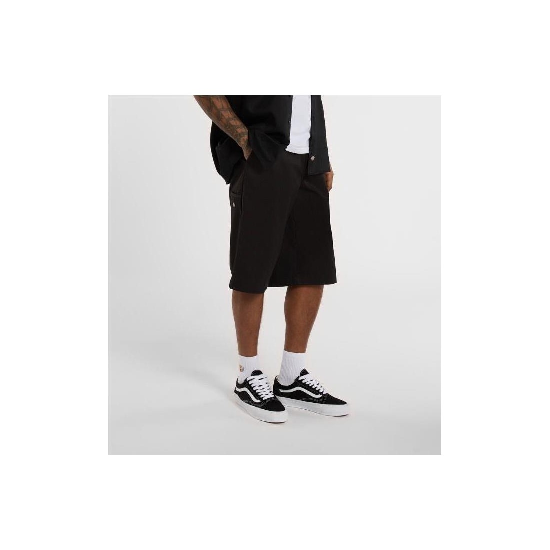 DICKIES 15IN MLT PKT SHORT NEGRO