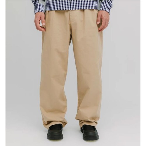 WE ARE NOT FRIENDS PLEAT CHINO BEIGE