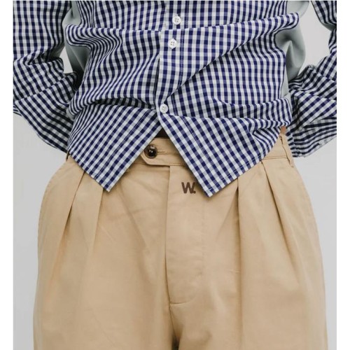 WE ARE NOT FRIENDS PLEAT CHINO BEIGE