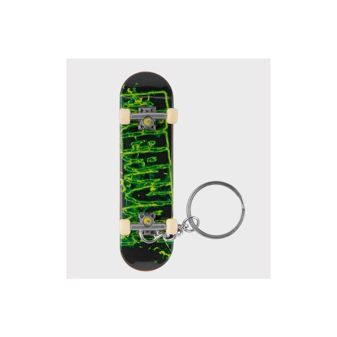 CREATURE OUTLINE KEYCHAIN NEGRO