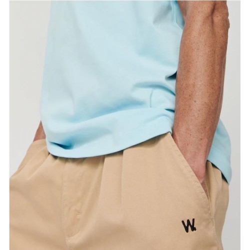 WE ARE NOT FRIENDS PLEAT SHORT BEIGE