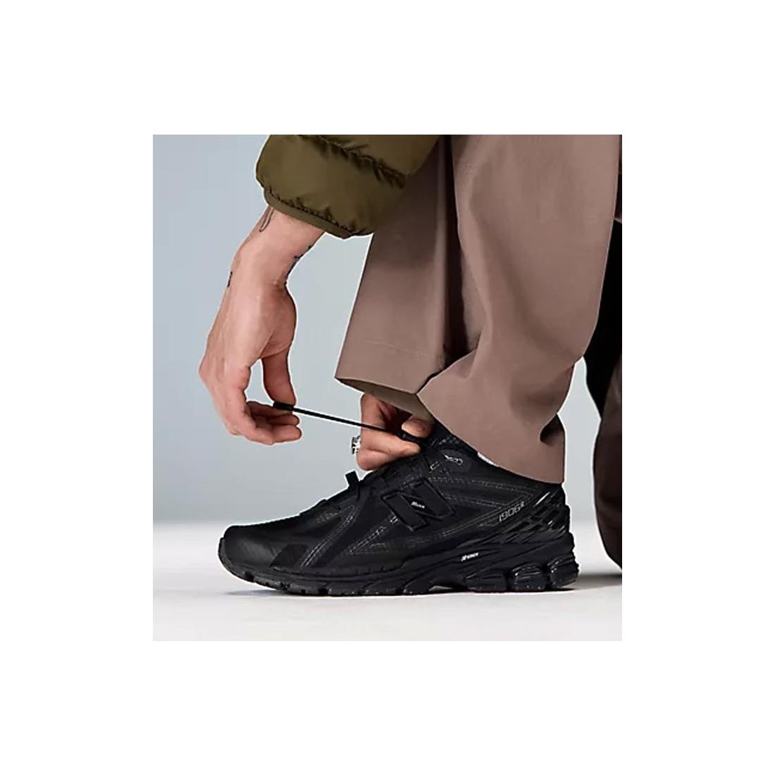 NEW BALANCE 1906R NEGRO