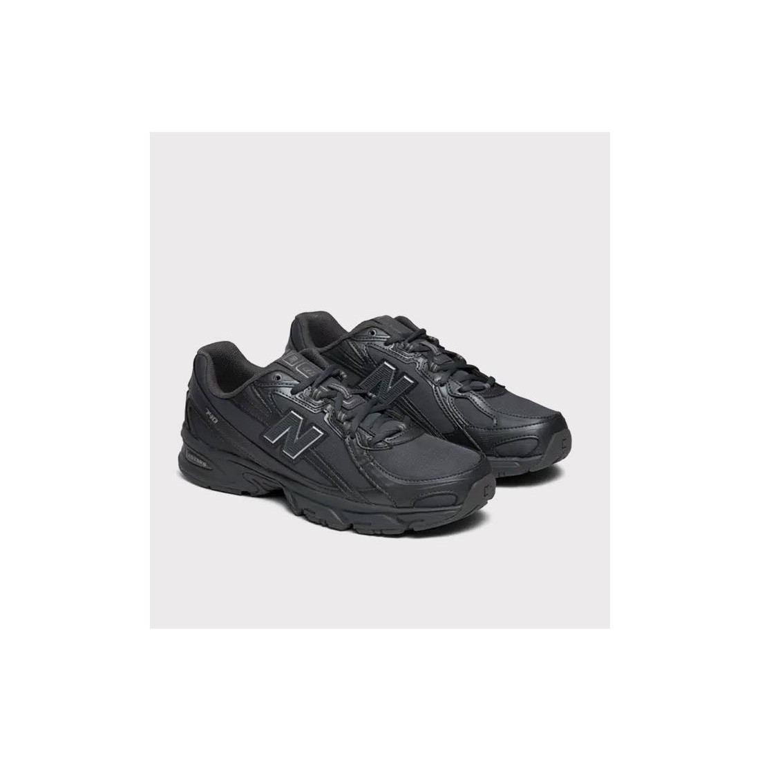 NEW BALANCE 740 NEGRO