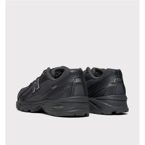 NEW BALANCE 740 NEGRO