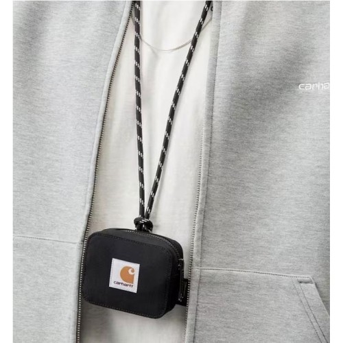 CARHARTT WIP ADAIR POUNCH NEGRO