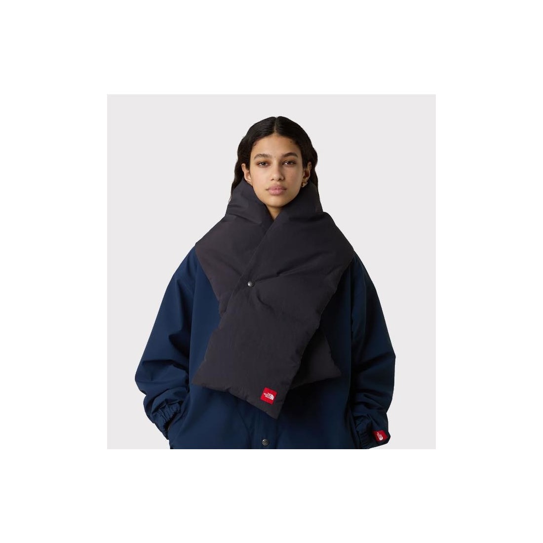 THE NORTH FACE DOWN SCARF GRIS OSCURO