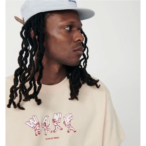 WE ARE NOT FRIENDS LETRING TEE BEIGE