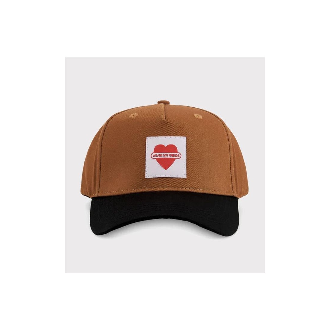 WE ARE NOT FRIENDS HEART CAP BLANCO