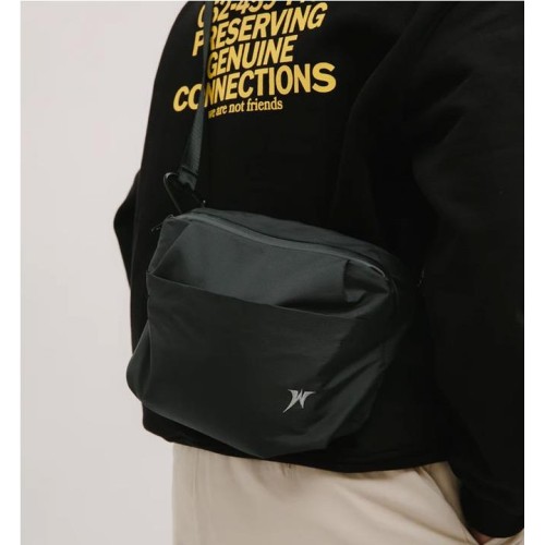 WE ARE NOT FRIENDS TRAVEL BAG NEGRO