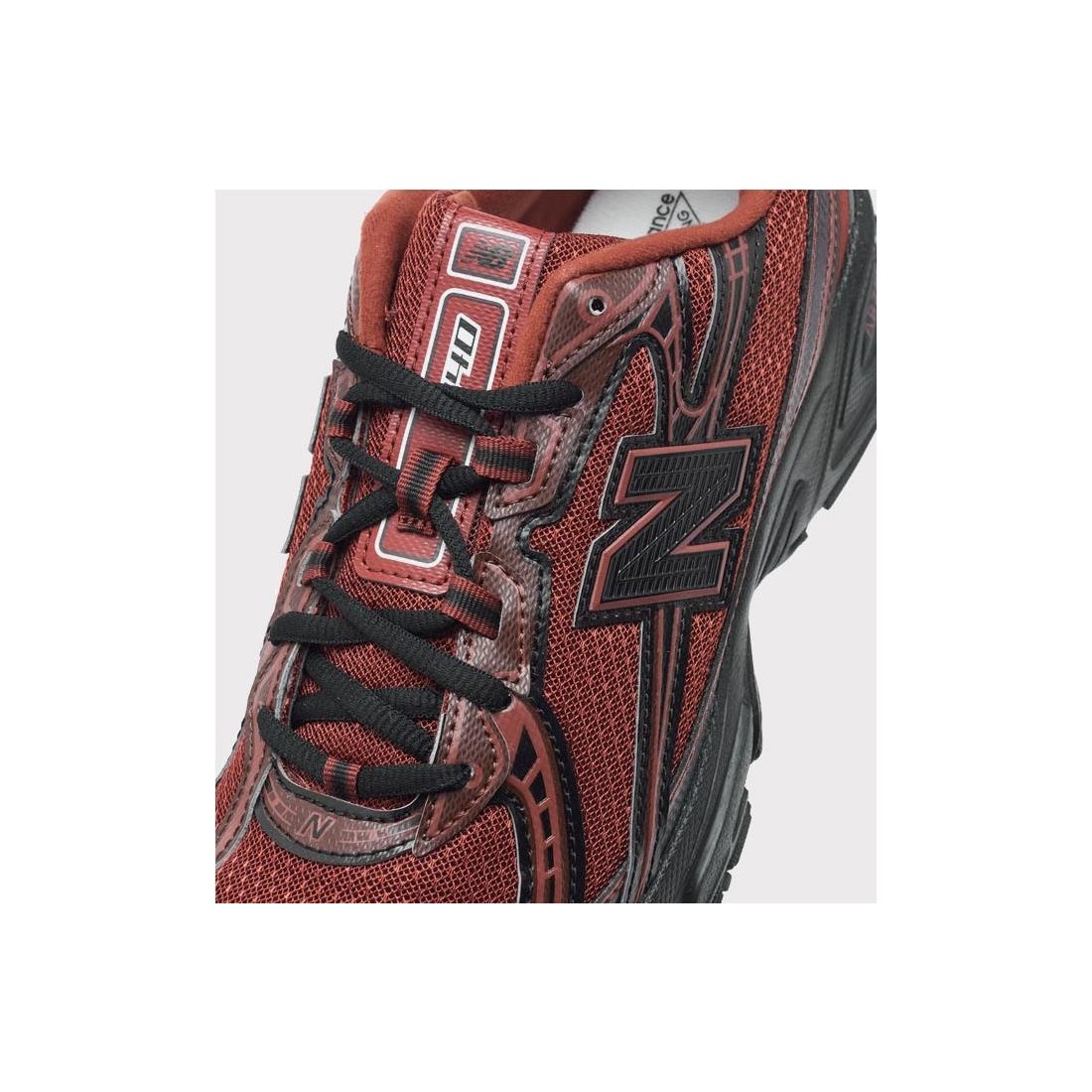 NEW BALANCE 740 MARRON