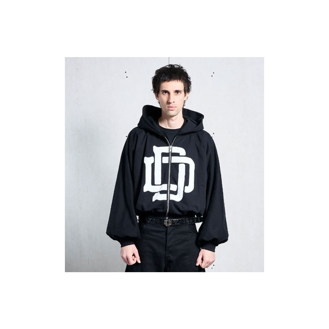 DAME MONOGRAM ZIPPER NEGRO