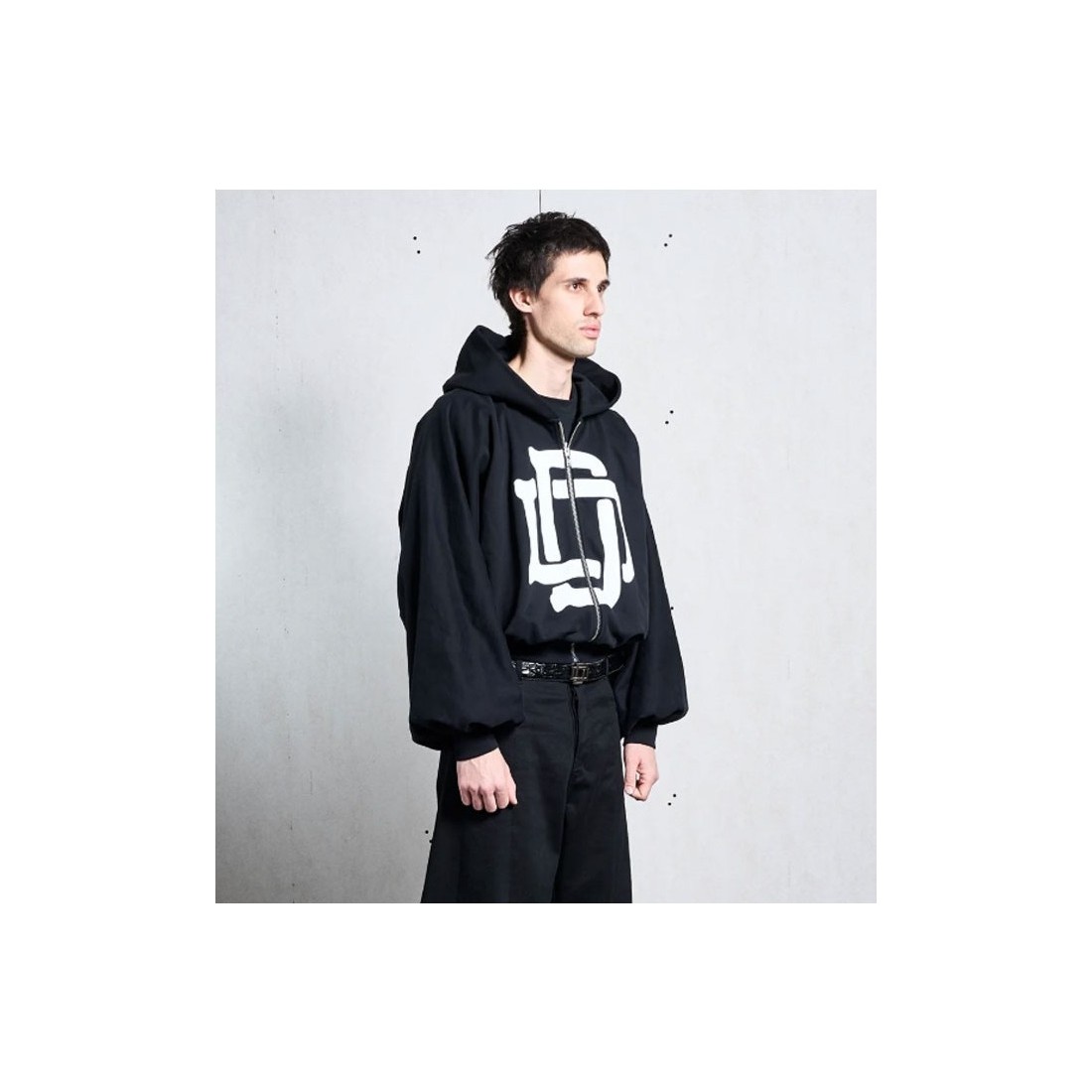 DAME MONOGRAM ZIPPER NEGRO