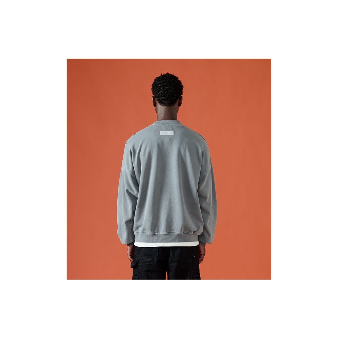 YUXUS DIM GRAYSCALE CREWNECK GRIS