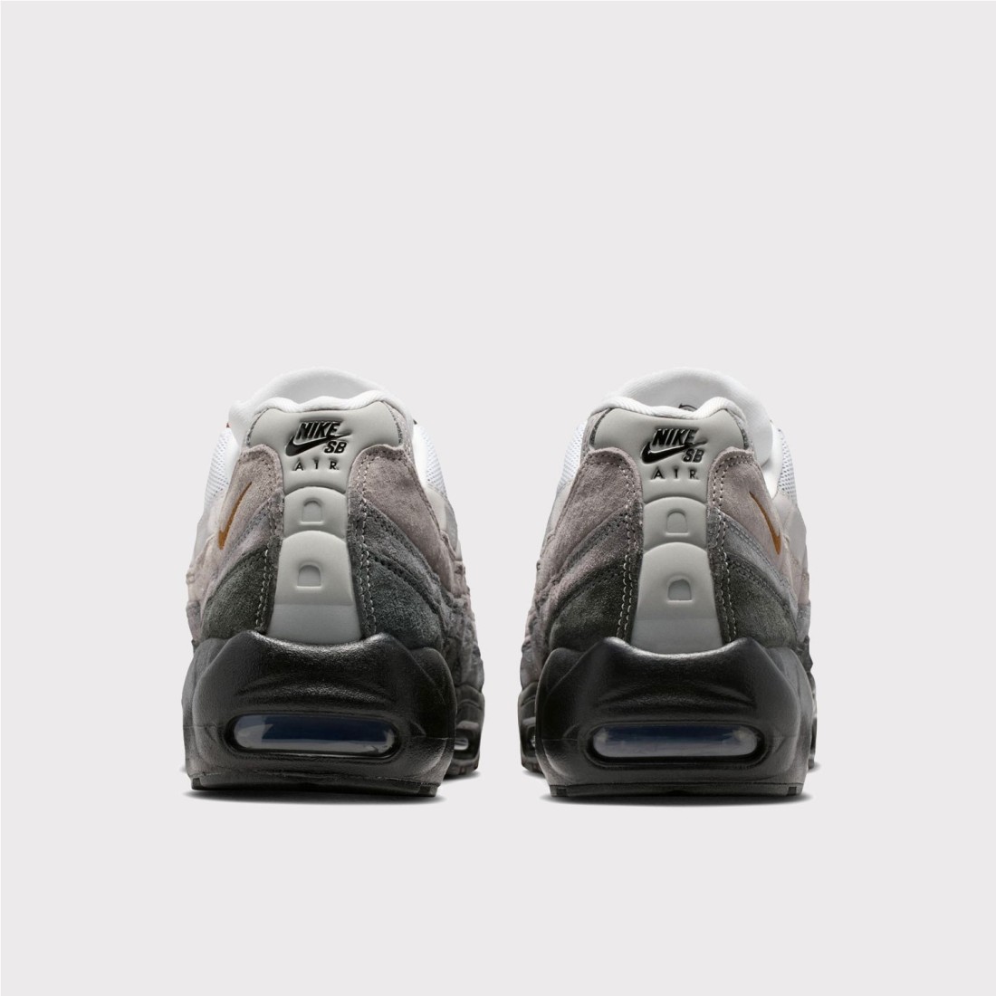 NIKE SB AIR MAX 95 NEGRO