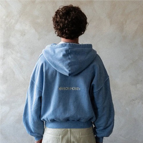 MAISON HOST ERODE ZIPPED HOOD AZUL CLARO