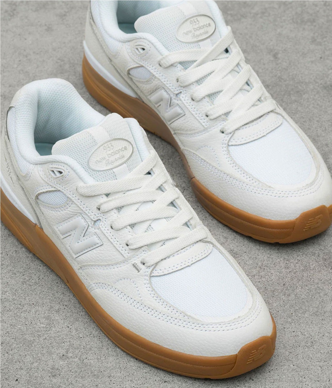 NB NUMERIC ANDREW REYNOLDS 933 BLANCO