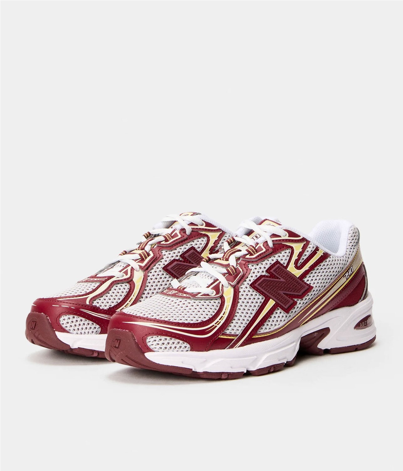 NEW BALANCE 740