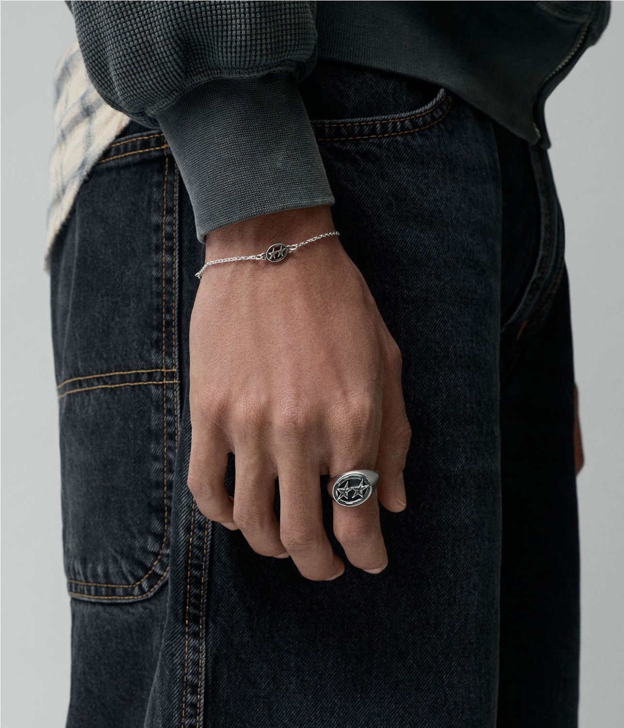 TWOJEYS ICON SIGNET RING