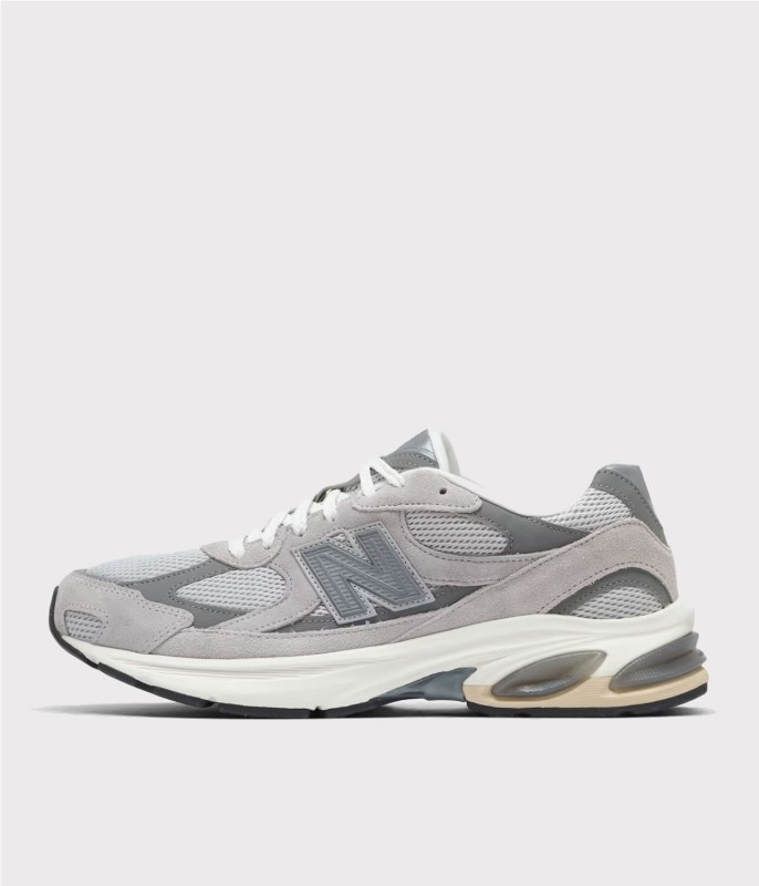 NEW BALANCE 2010