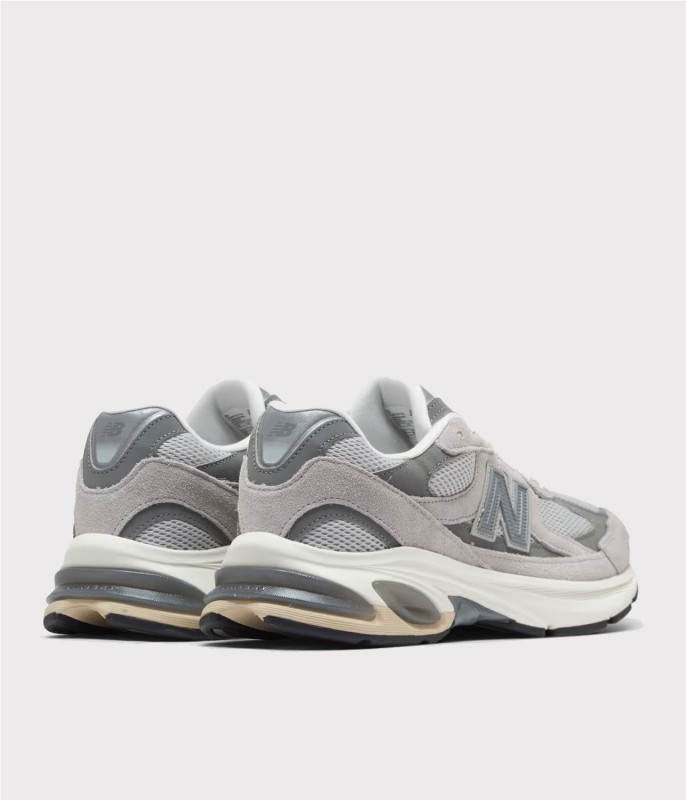 NEW BALANCE 2010