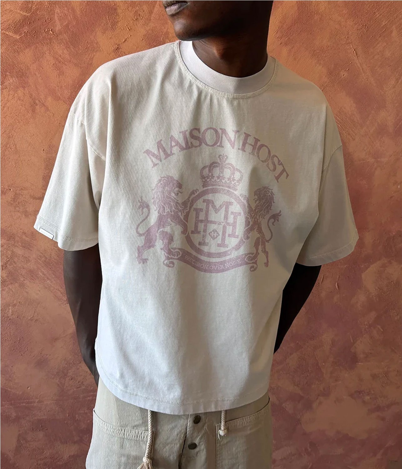 MAISON HOST CREST TEE