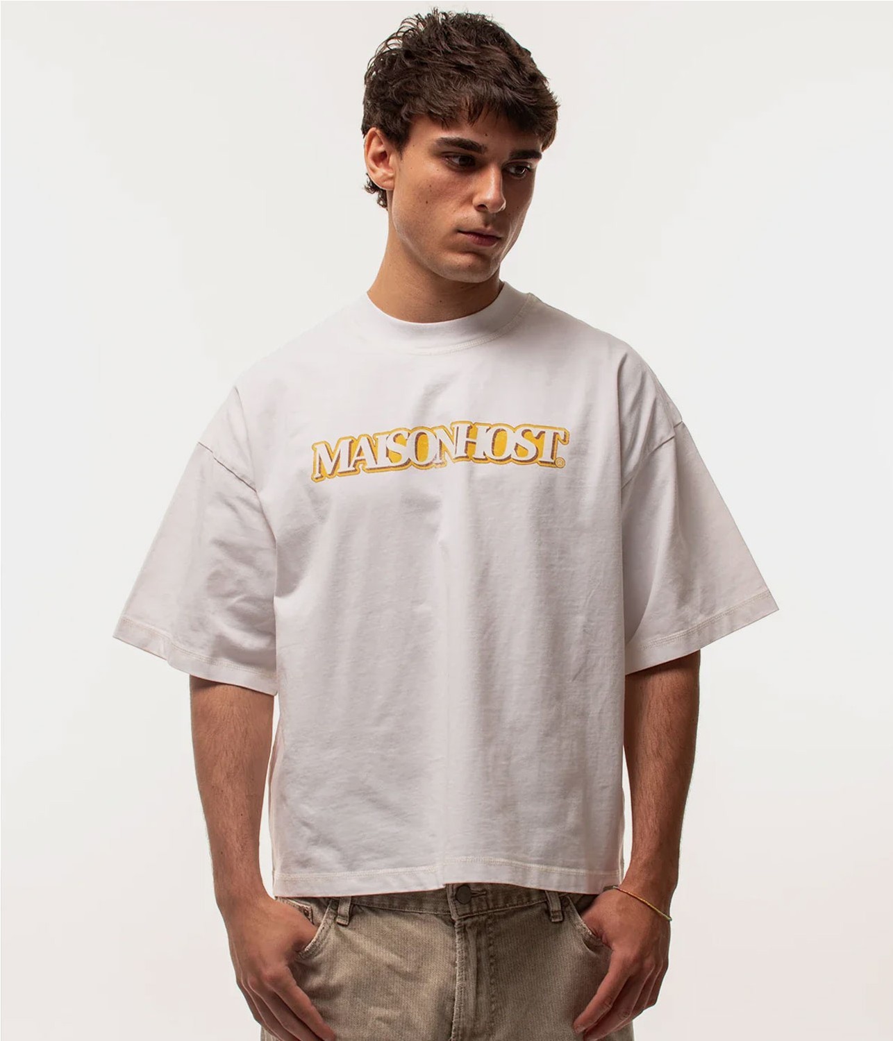 MAISON HOST RETRO LETTERNG TEE