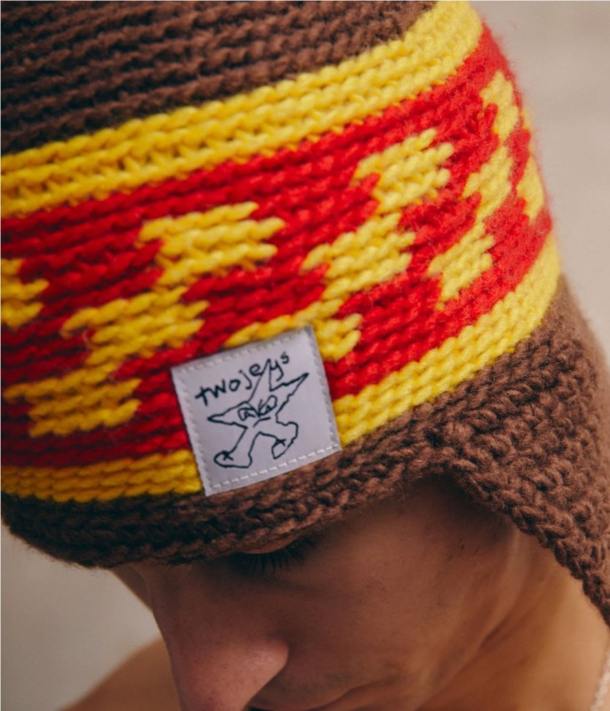 TWOJEYS KNITTED EARFLAP BEANIE