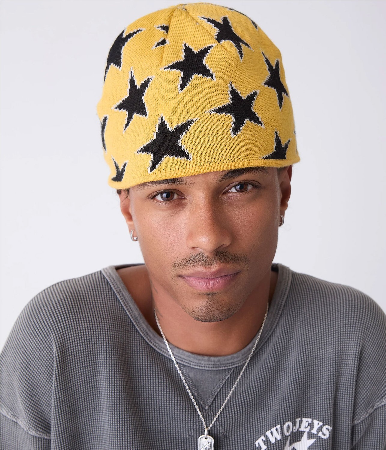 TWOJEYS ALL-OVER STARS BEANIE