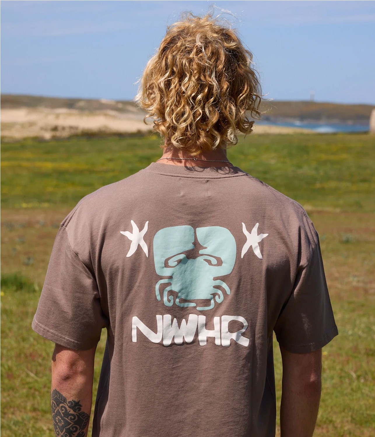 NWHR ENTRE AS PEDRAS TEE