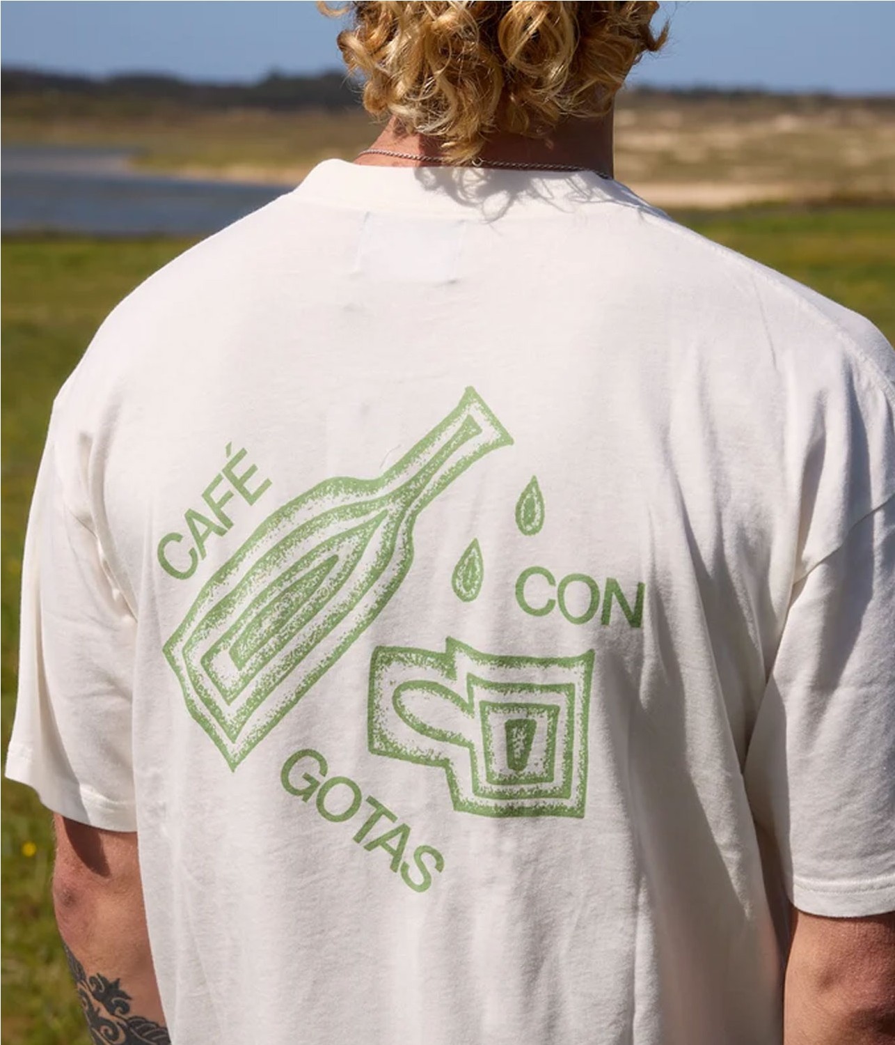 NWHR CAFÉ CON GOTAS TEE