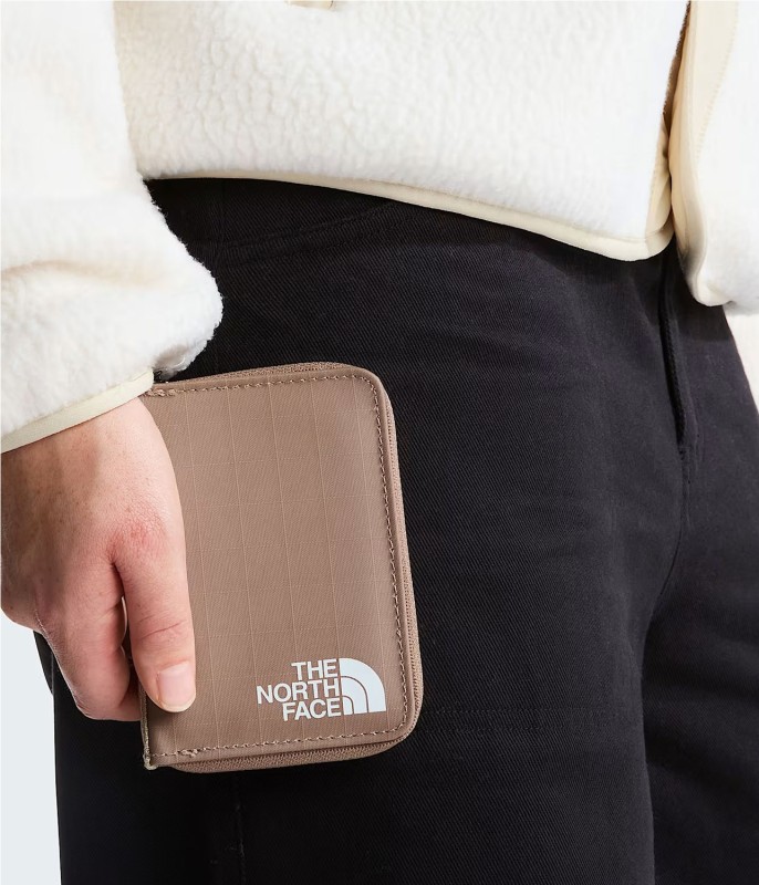 THE NORTH FACE VOYAGER WALLET