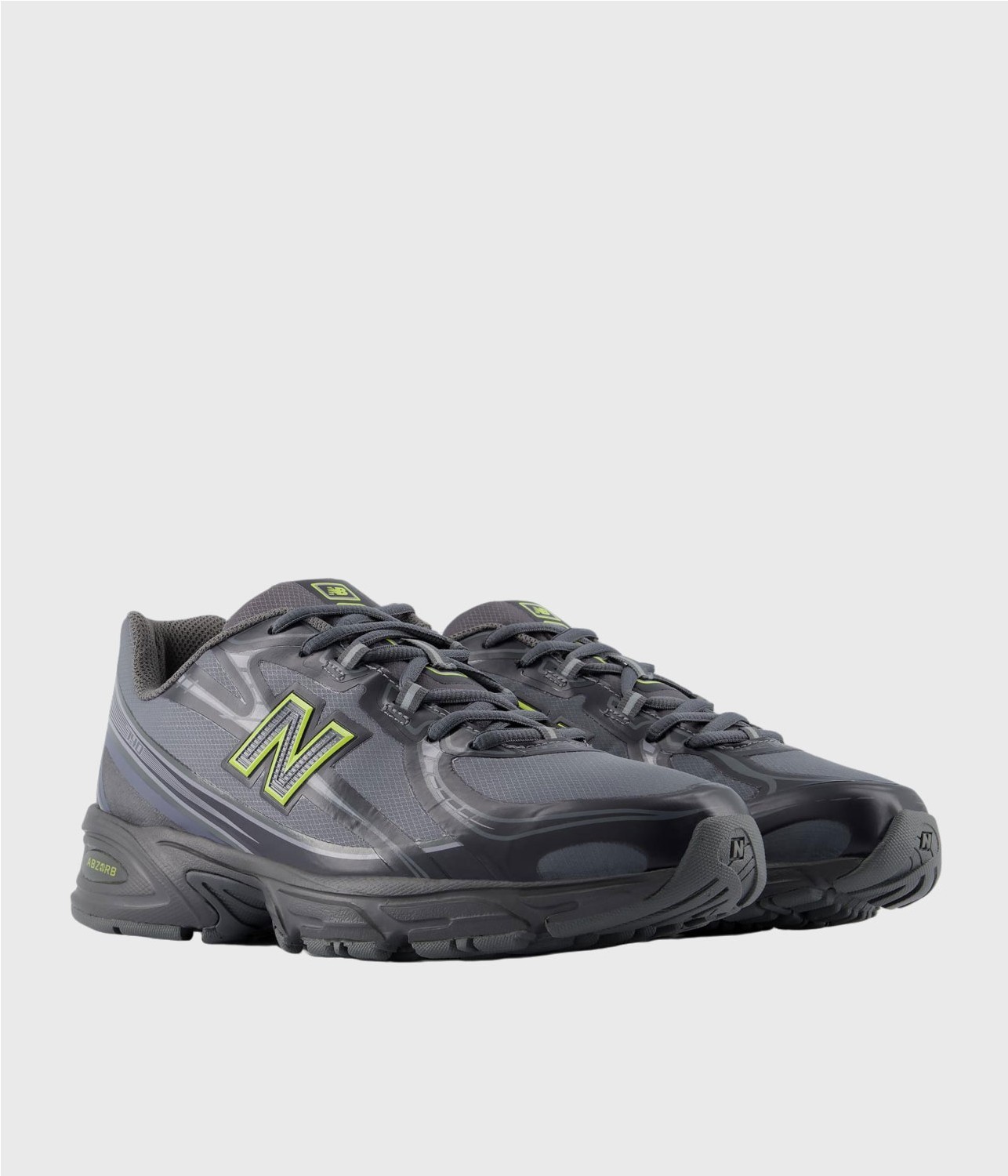 NEW BALANCE 740