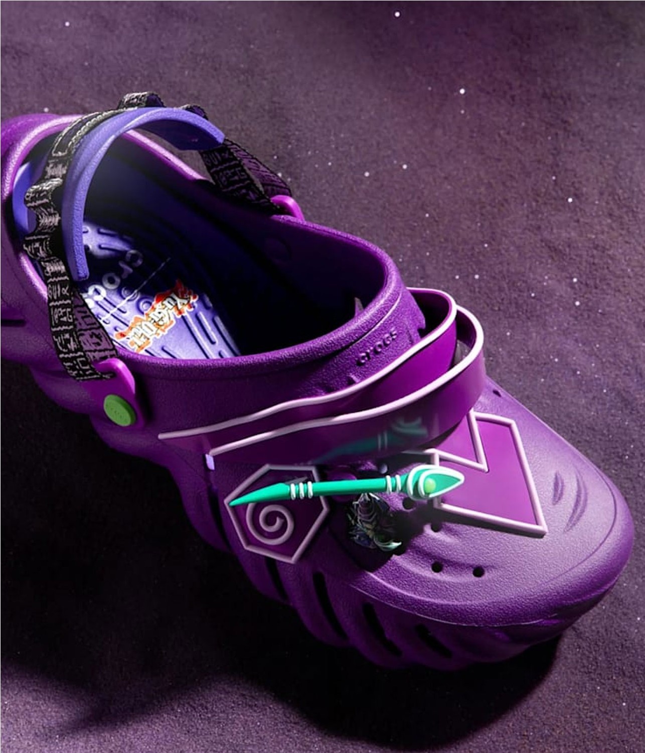 CROCS YUGIOH DARK MAGICIAN CLG