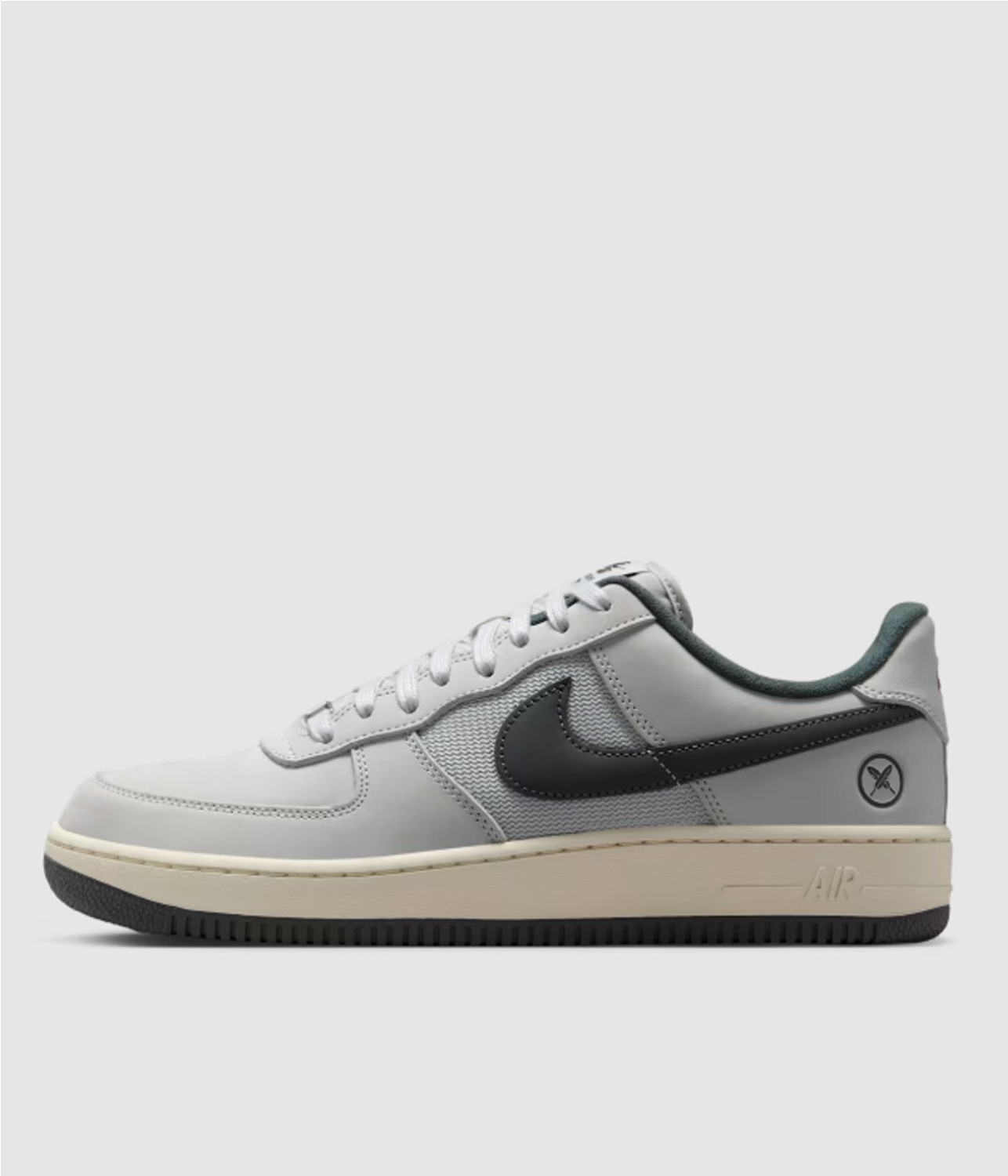 NIKE SB AIR FORCE 1 YUTO