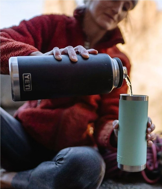 YETI RAMBLER BOTTLE CHUG 46 OZ
