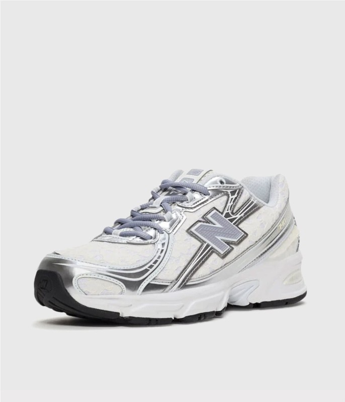 NEW BALANCE 740