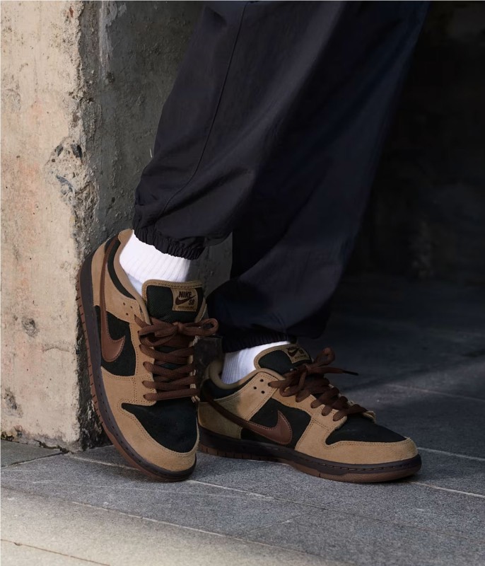 NIKE SB DUNK LOW PRO